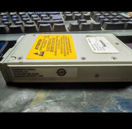 Tektronix 82A04B 82A04B 0 6 - 1 8 V 100 mV