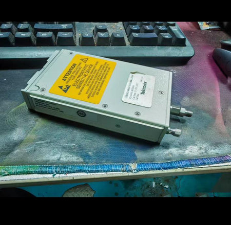 Tektronix 82A04B 82A04B 0 6 - 1 8 V 100 mV
