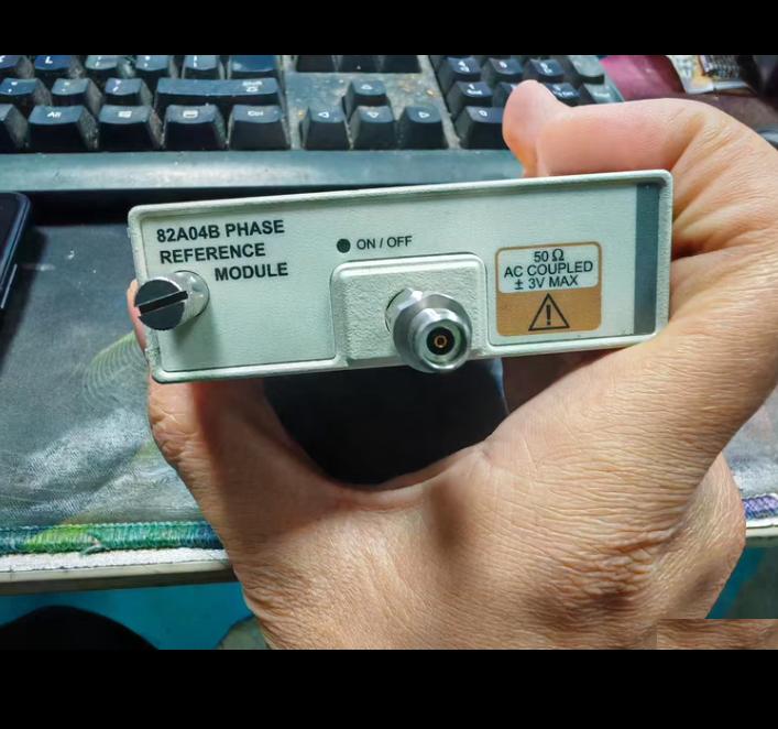 Tektronix 82A04B 82A04B 0 6 - 1 8 V 100 mV