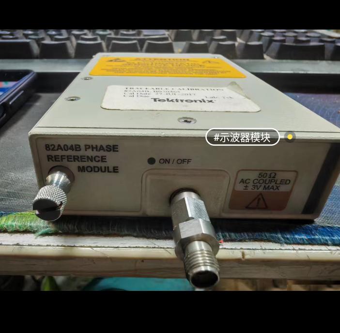 Tektronix 82A04B 82A04B 0 6 - 1 8 V 100 mV