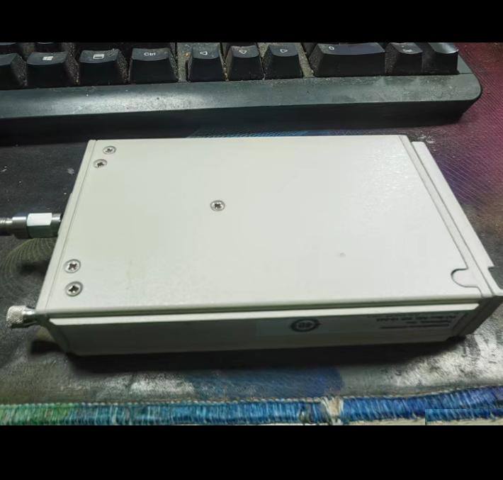 Tektronix 82A04B 82A04B 0 6 - 1 8 V 100 mV
