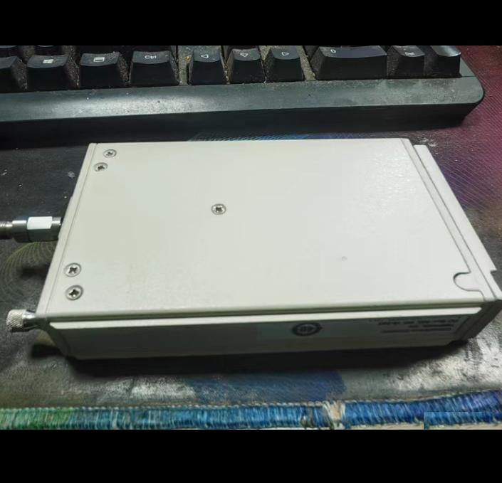 Tektronix 82A04B 82A04B 0 6 - 1 8 V 100 mV