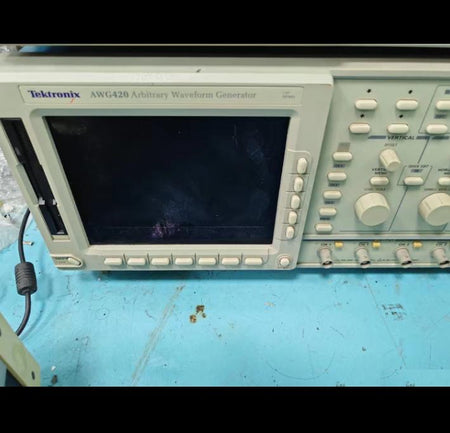 Tektronix AWG420