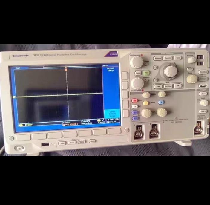 Tektronix DPO3012