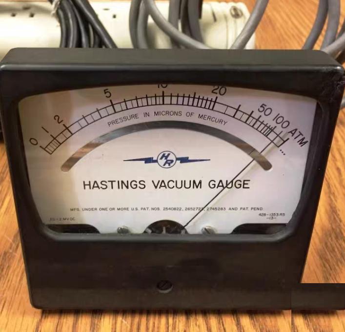 Teledyne Hastings VT-5 Analog Vacuum Gauge Controller w 8 Power Gauge Cables