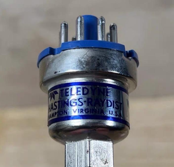 Teledyne Hastings Vacuum Gauge Tube DV-4AM 6 8