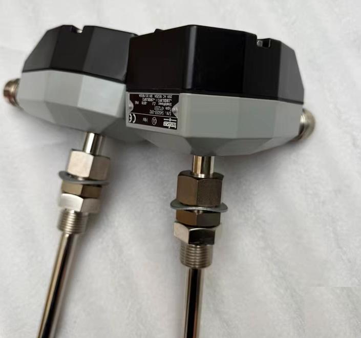Trafag 471 2331 -30 70℃ 250V AC 30V DC IP65 100mm