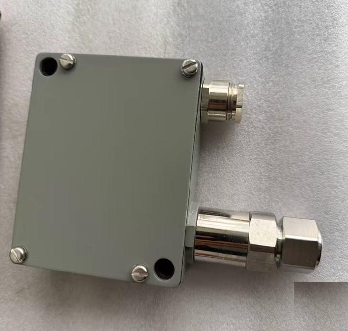 Trafag 8202 25 2212 8202 25 2212 0-3 2bar 12-34V DC 4-20mA IP65