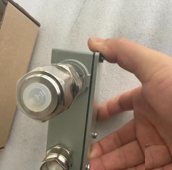 Trafag 8202 25 2212 8202 25 2212 0-3 2bar 12-34V DC 4-20mA IP65
