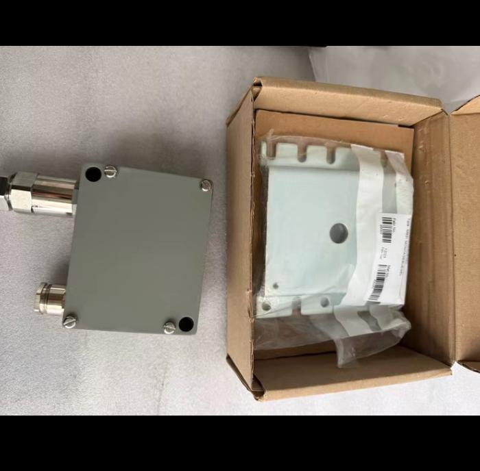 Trafag 8202 25 2212 8202 25 2212 0-3 2bar 12-34V DC 4-20mA IP65