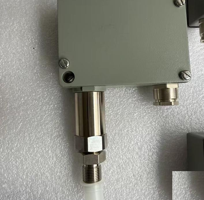 Trafag 8202 76 2210 0-4bar 1 8202 78 2210 0-10bar 1 8201 79 2210 0-16bar 1 12-34V DC 4-20mA IP65 -25 85℃ 4