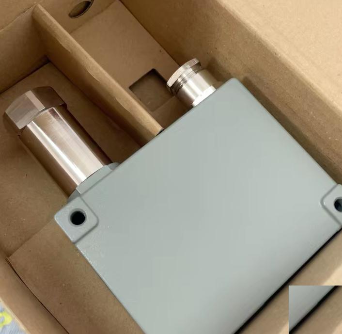Trafag 8202 78 2210 0-10bar IP65 12-34VDC 4-20mA