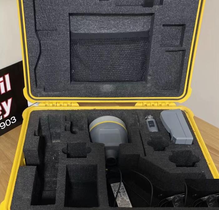 Trimble R10 GPS