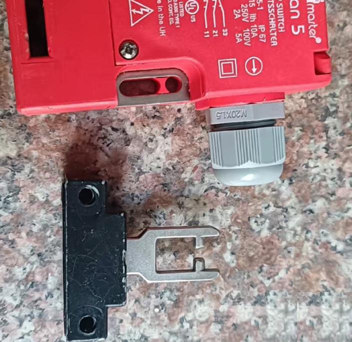 Trojan5 IP67 Trojan5 IEC-947-5-1 2 220