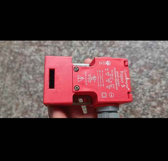 Trojan5 IP67 Trojan5 IEC-947-5-1 2 220