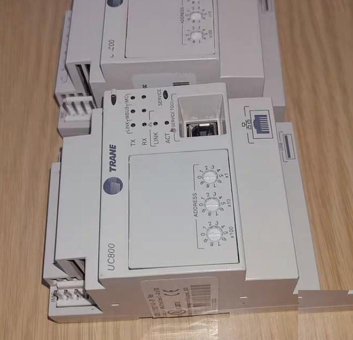 UC800 X13651144-01 REV B 24VDC