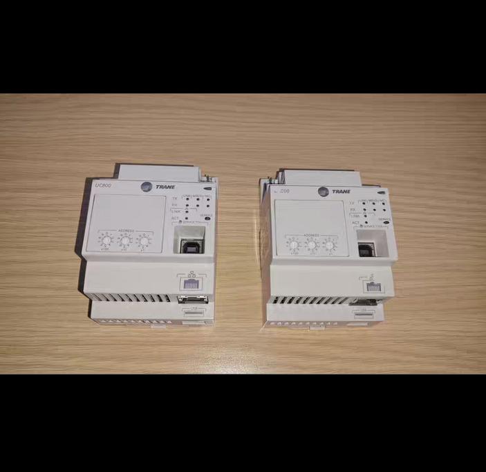 UC800 X13651144-01 REV B 24VDC