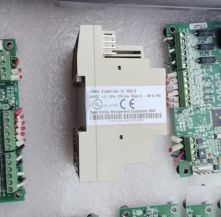 UC800 x13760326-03