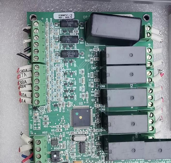 UC800 x13760326-03