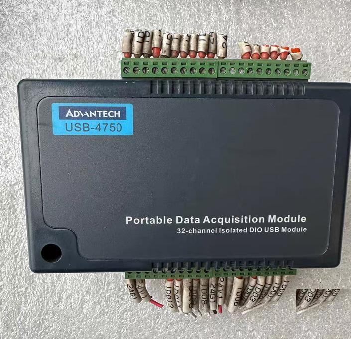 USB-4750 32 I O