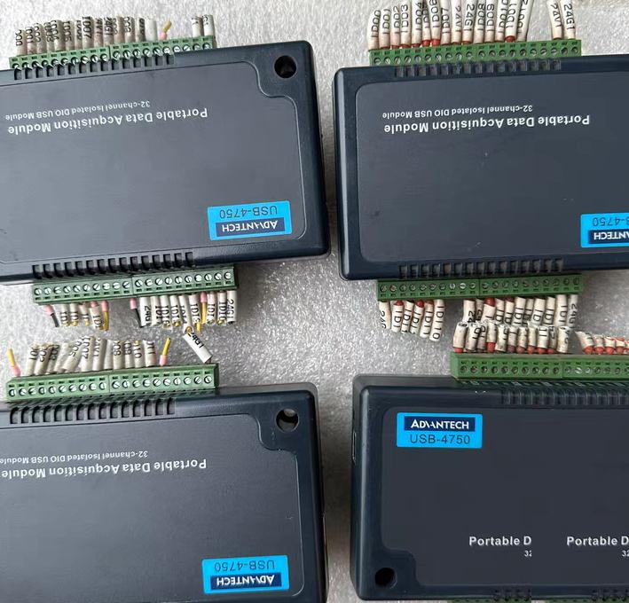 USB-4750 32 I O