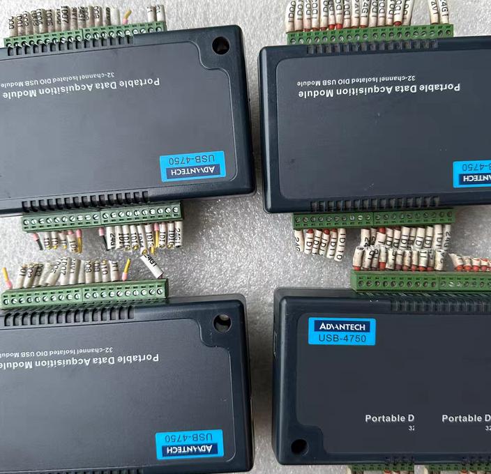 USB-4750 32 I O