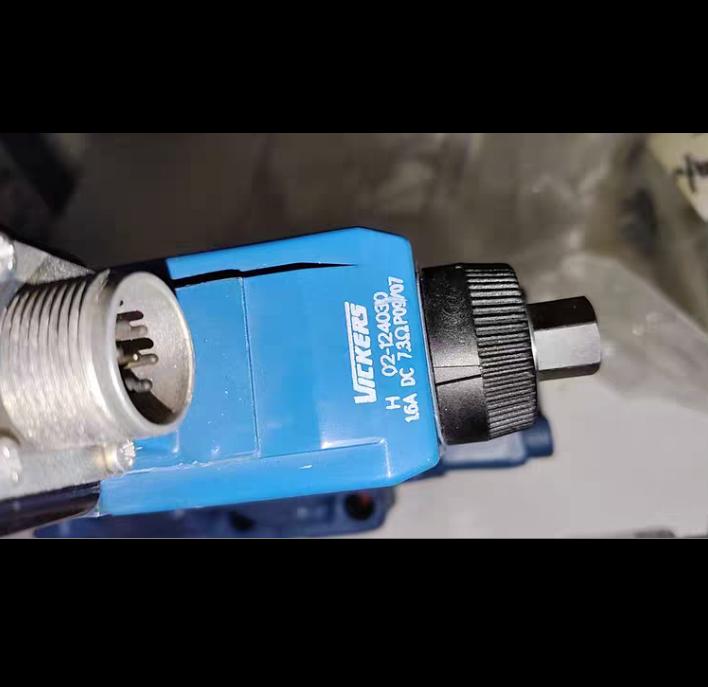 VICKERS KBDG5V 8 2C330N X T M1 PE7 H1 10 315bar