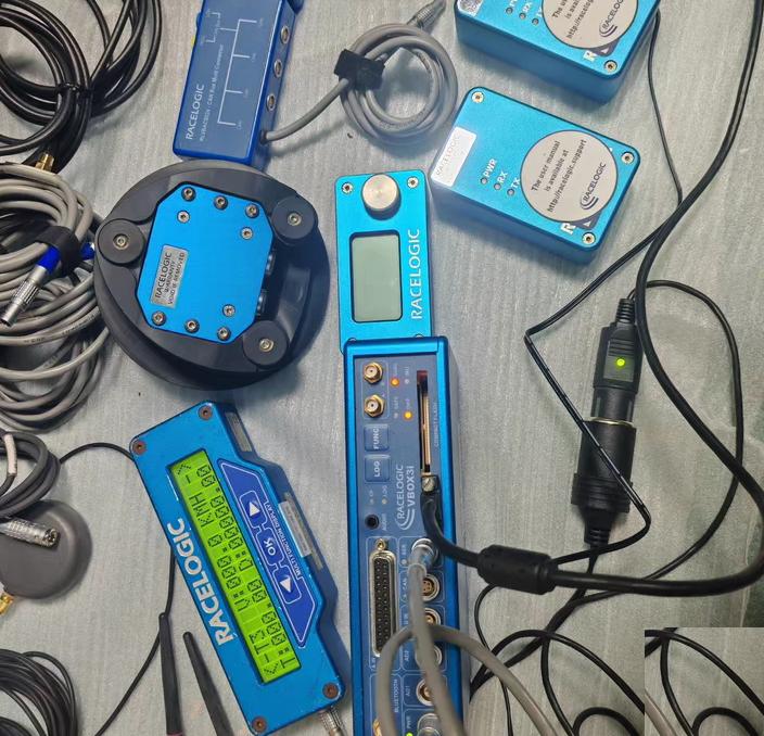 Vbox3i RLVB3ISLR RLVB3iDR SL RTK vbimu04 RLVBACS024 CAN RTM24 2 RLVBDSP03 RLVBFMAN 1 100 Hz RTK 2 100 Hz RTK 3 RTK DGPS VBOX 3i RTK ADAS 2 100 Hz RTK 3 RTK DGPS VBOX 3i RTK ADAS