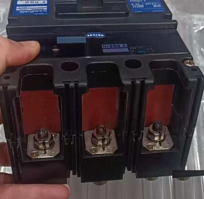 XS400NS 3P 250A PM SHT 1 3500 G3-5