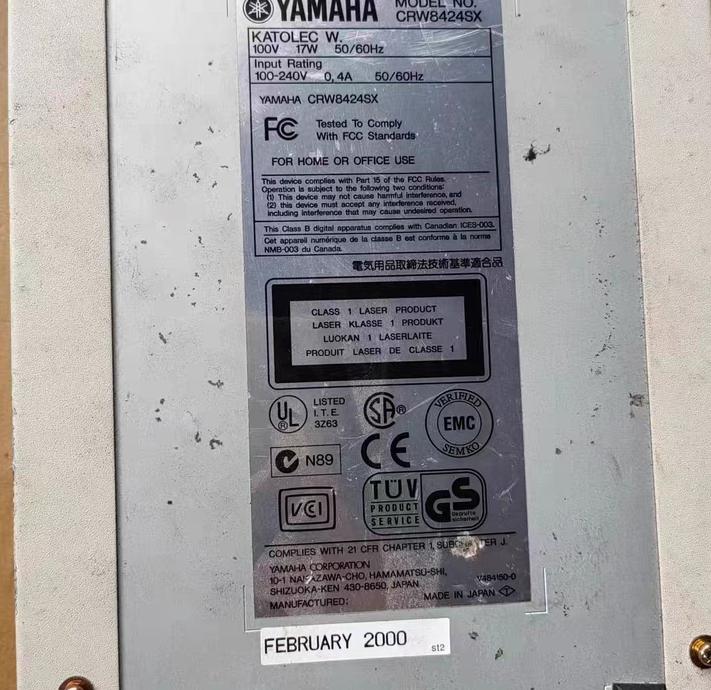 YAMAHA CRW8424SX        SCSI CD