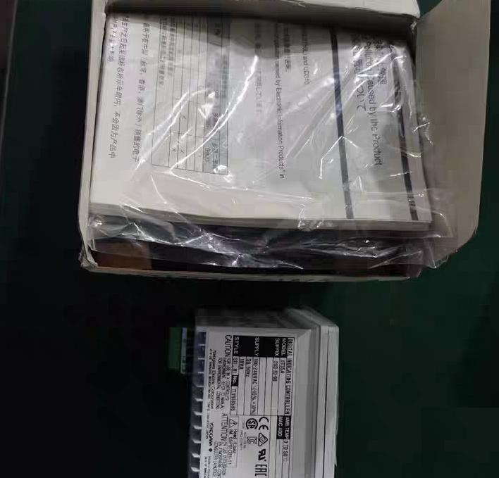 YOKOGAWA UT35A-203-10-00