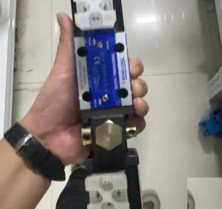YUKEN DSG-01-3C4-D24-CA-N1-10 DSG-01-3C4-D24-CA-N1-10