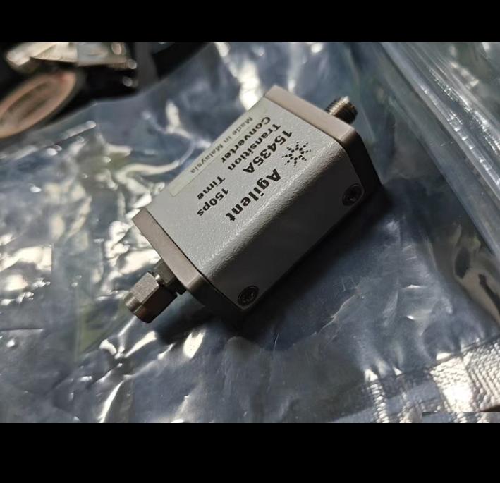agilent 15435A 150 ps3 dB 2 1 GHz 10 Vpp 0 2 dB 3 x x mm 43 x 28 x 15 81130A 81131A 400 MHz 800 1600 ps 81130A 81132A 660 MHz 500 ps 81250 81133 4A 3 35 GHz 100 ps