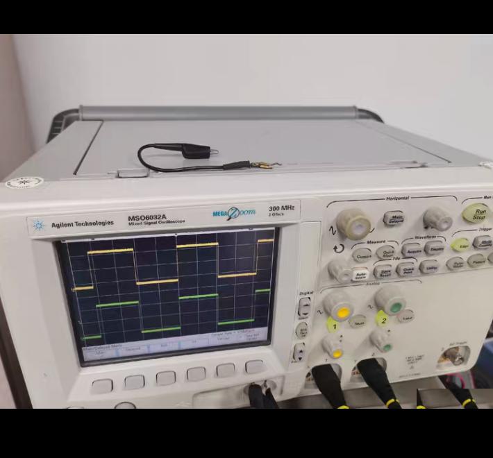 agilent MSO6032A 300mhz