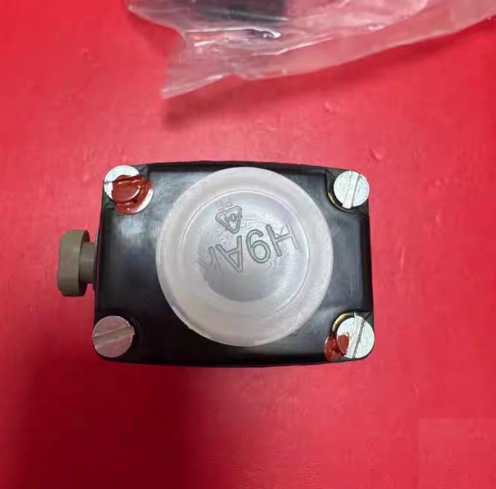 burkert 0330 A 3 0 FKM G1 4 24V DC 8W PNVAK-6bar