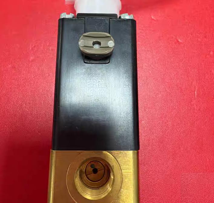 burkert 0330 A 3 0 FKM G1 4 24V DC 8W PNVAK-6bar