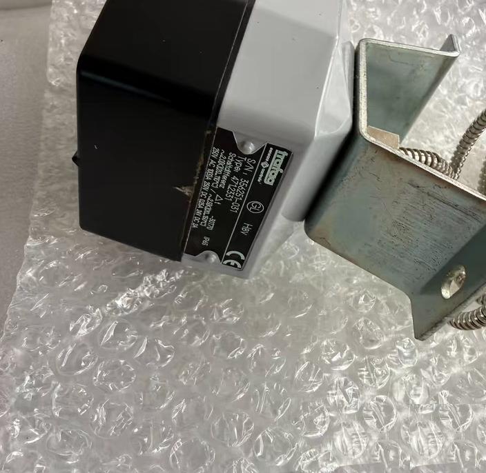 trafag 471 2331 471 2331 IP65 250V AC 30V DC 20-150℃ 65mm 100mm 110mm 135mm