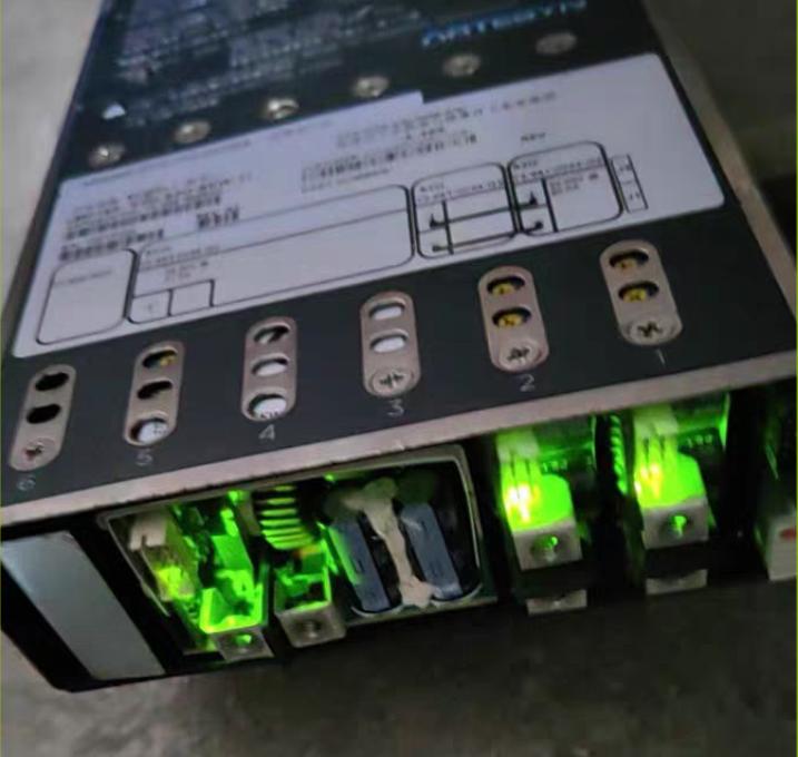 uMP16S-S2U-S2U-SKQ-11     73-956-4088G2